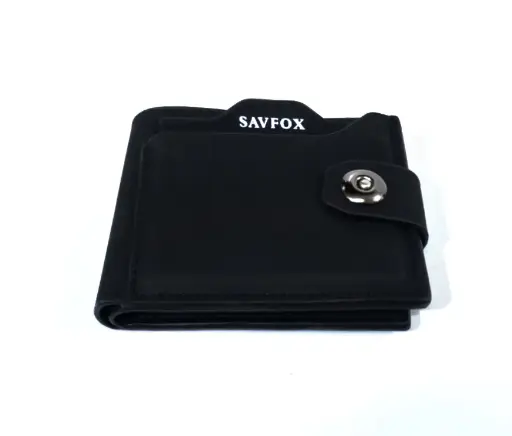 اسود كبسولة